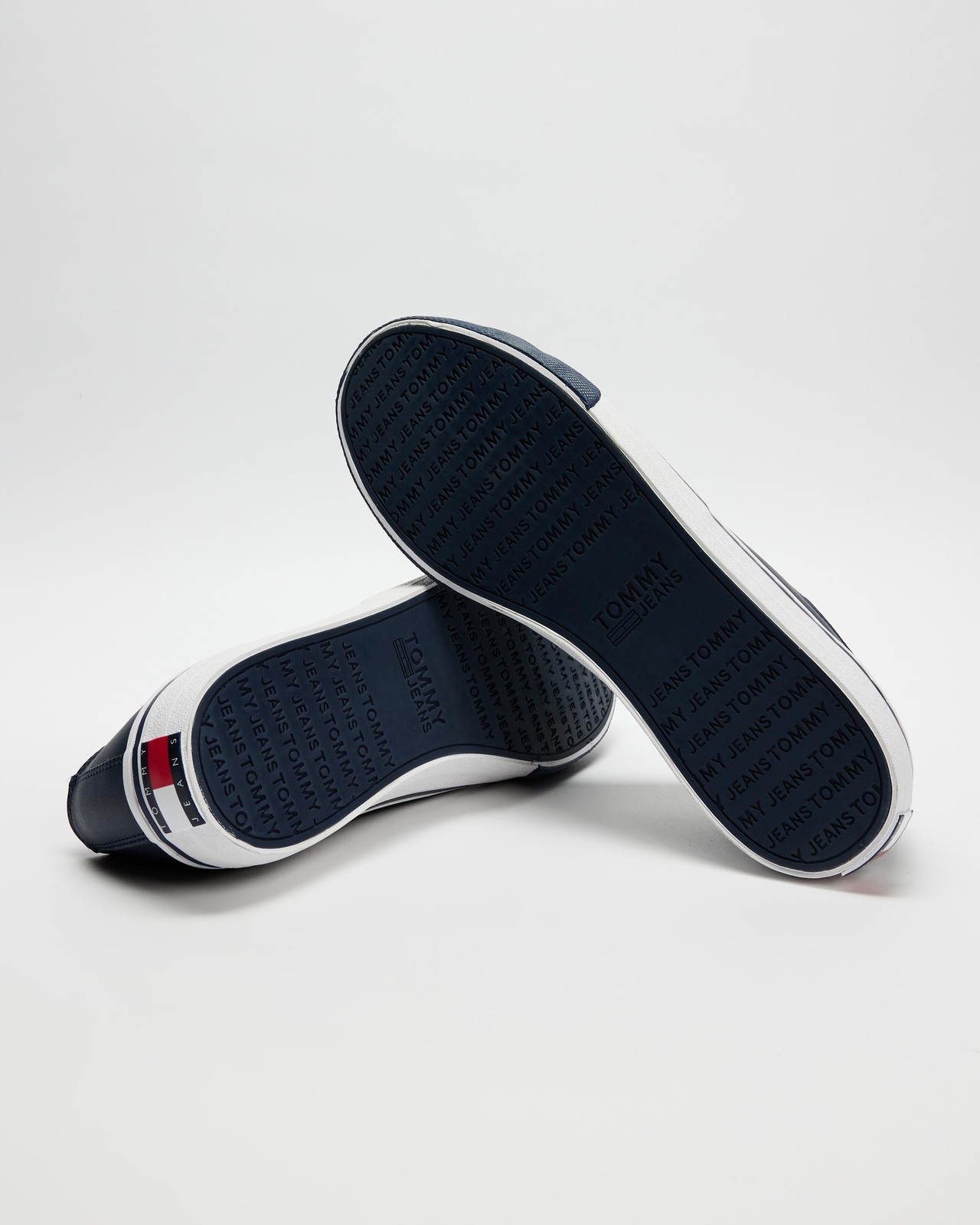 Essential Trainers - Men's