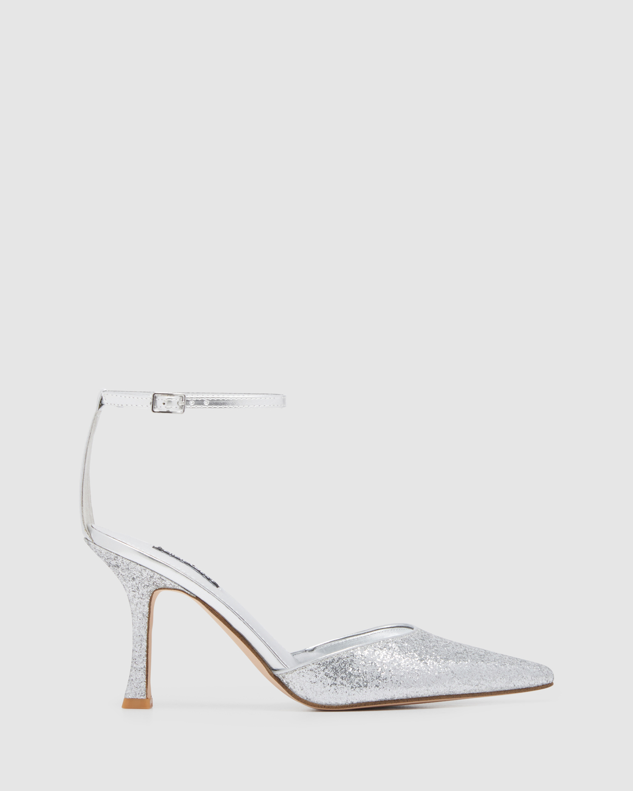 Glitter Nine West White Pumps Nine West Shaply AirRobe
