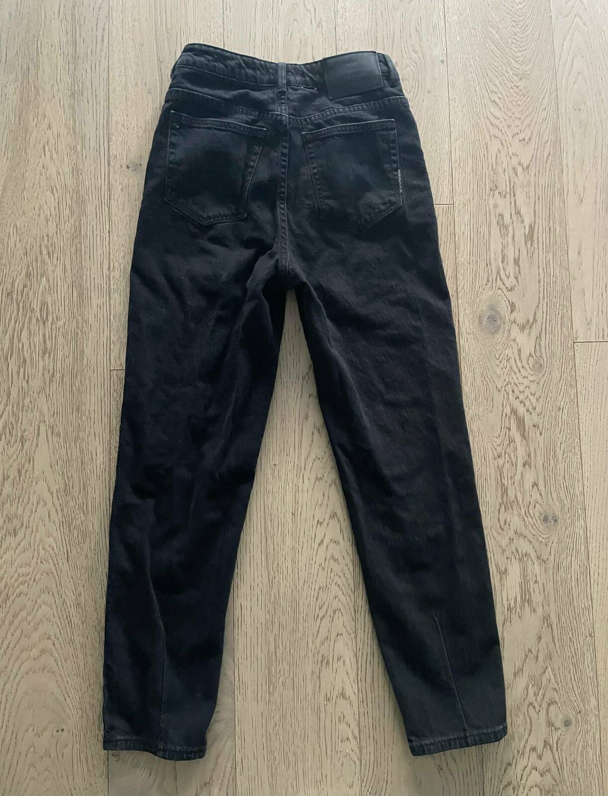 Lola Mom Jeans Size: 26/28
