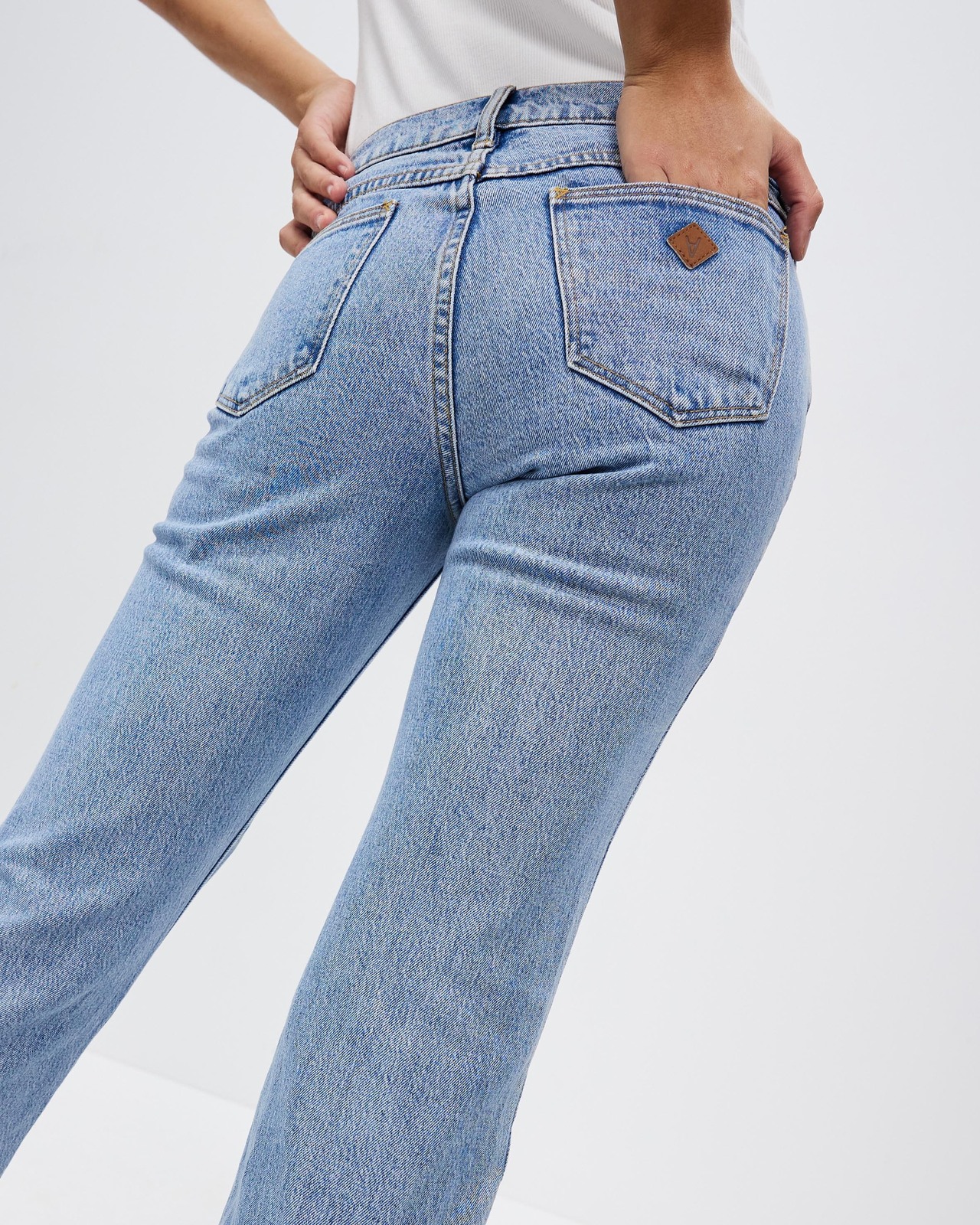 99 Low Boot Jeans