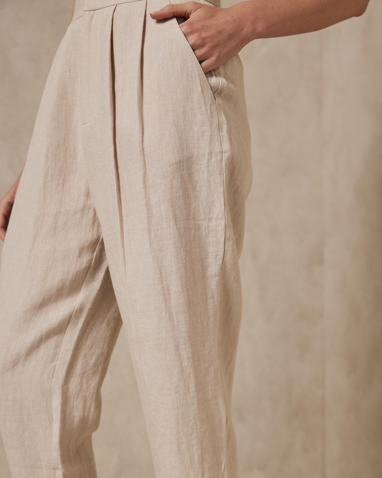 Pleat Front Tapered Linen Pants