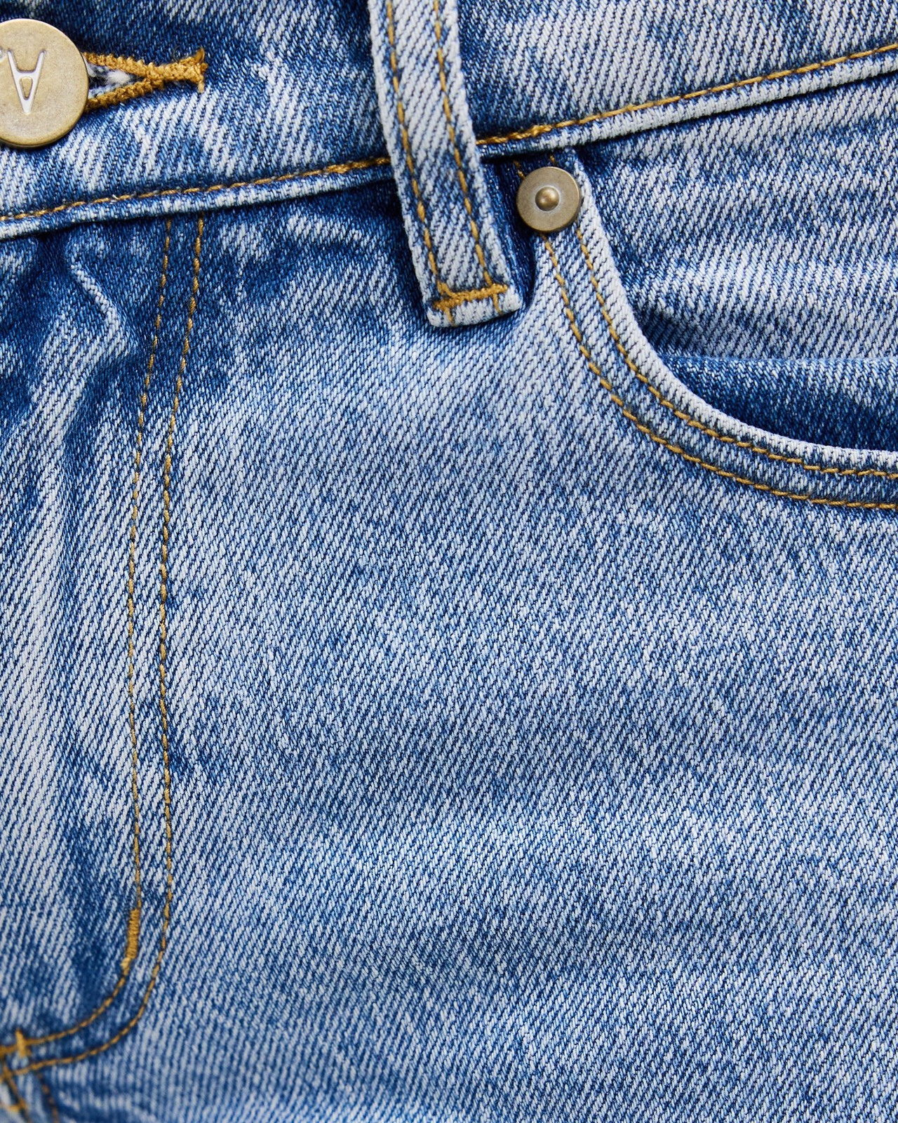 99 Low Boot Jeans