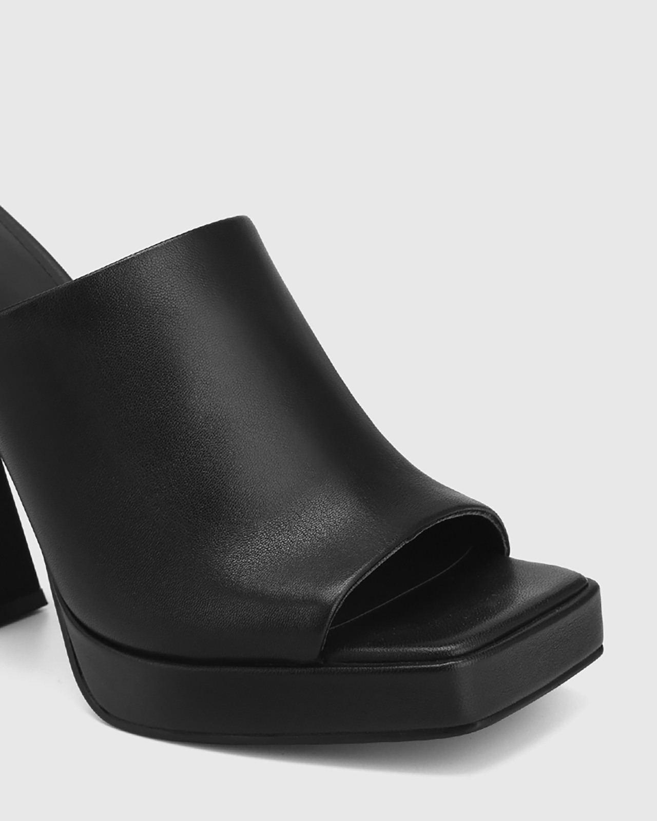 Tours Leather Platform Heel Sandals