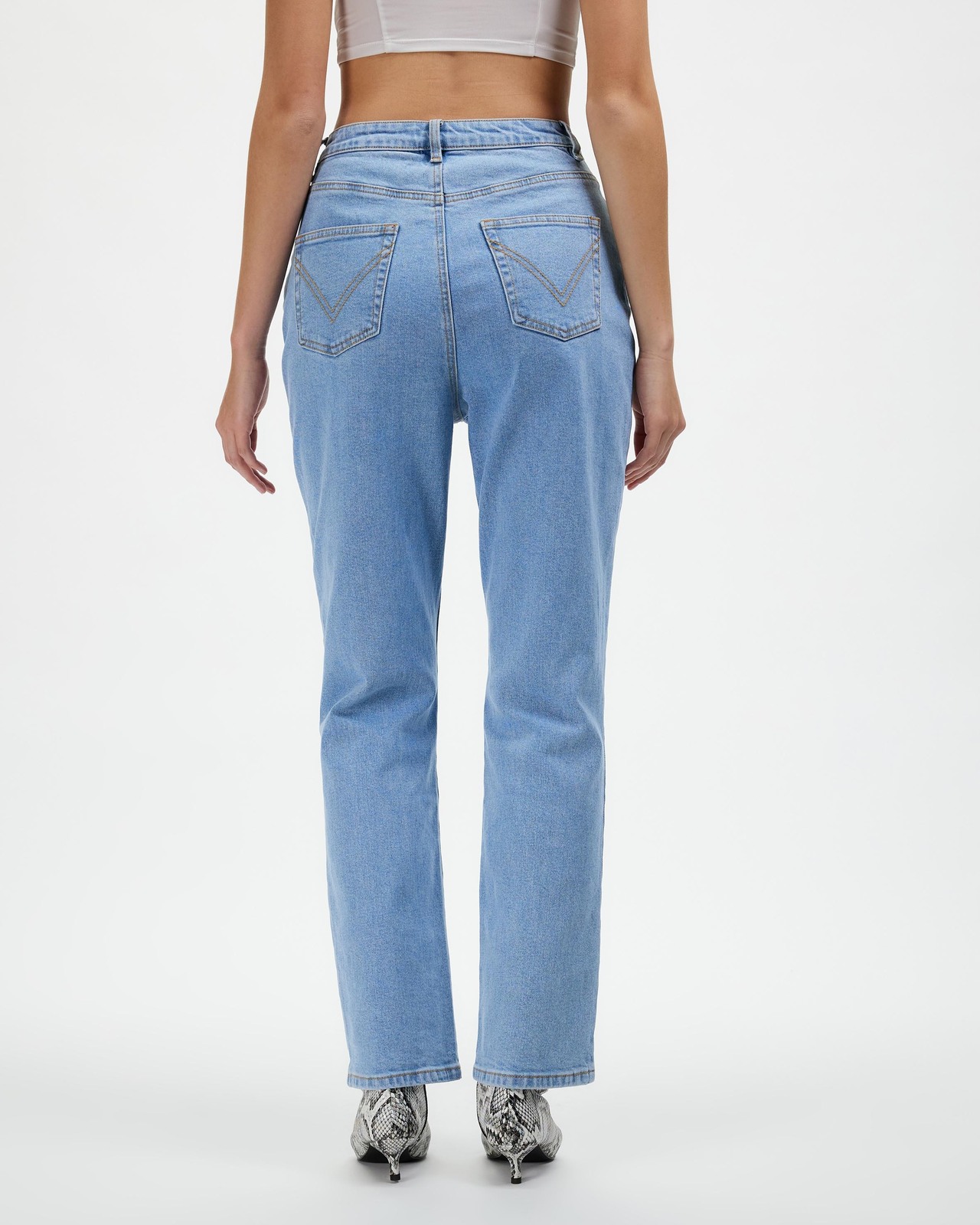 Billie Straight Leg Jeans