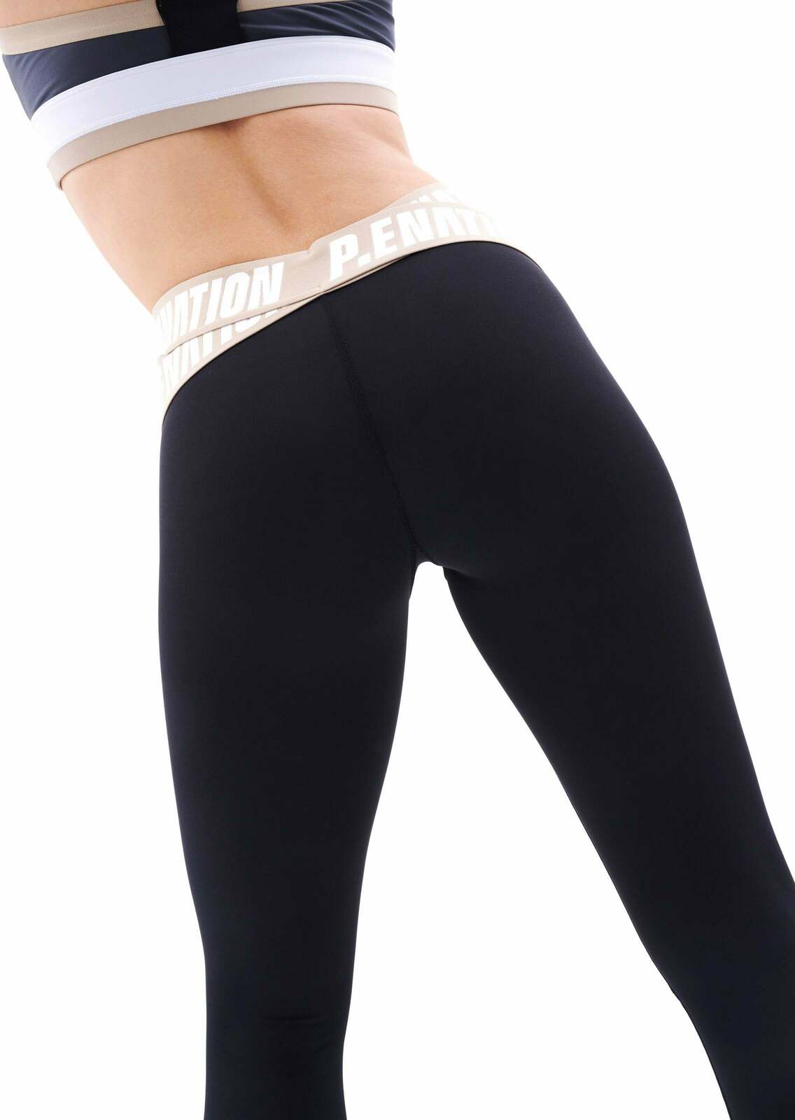 BACK SWING LEGGING IN BLACK
