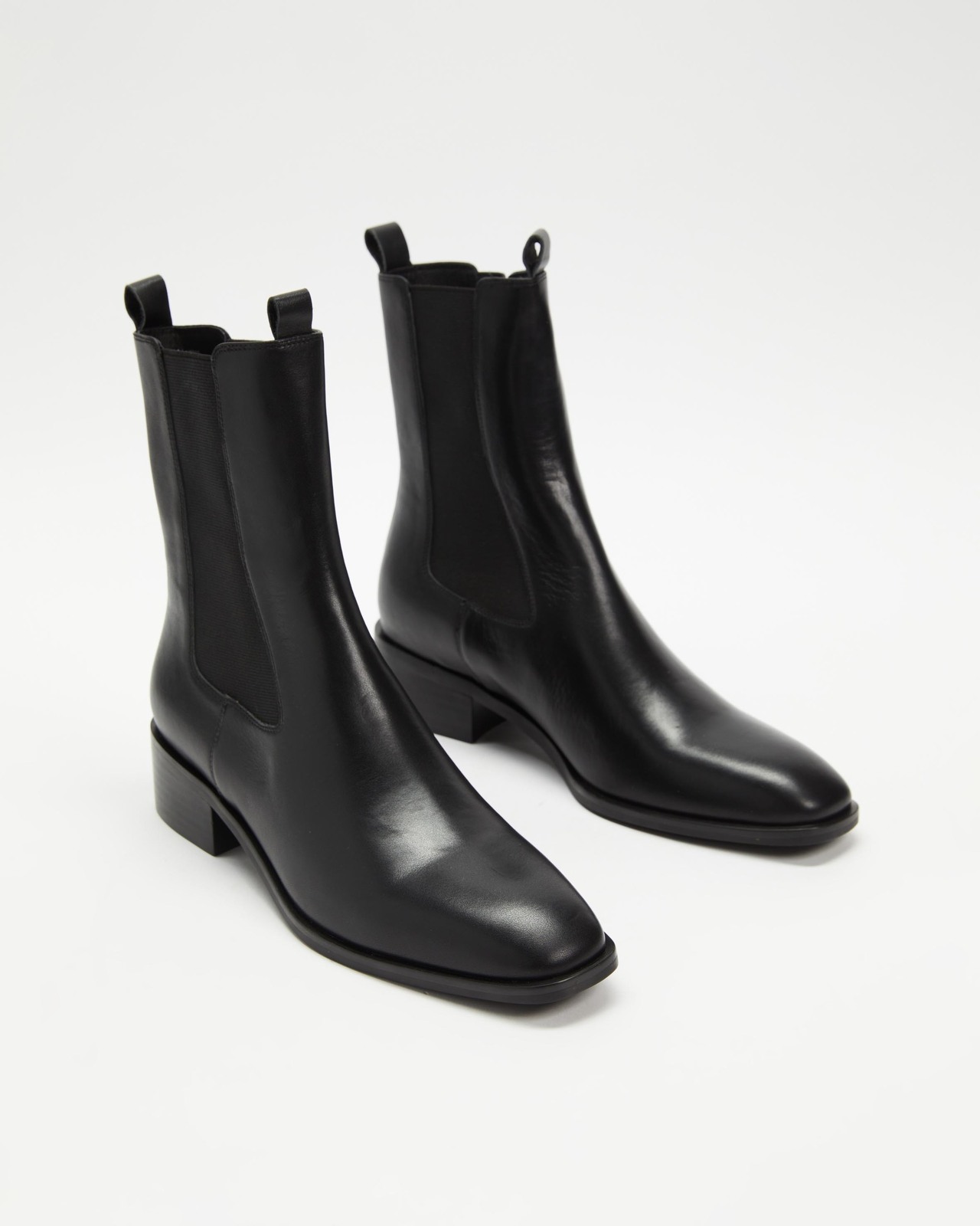 Flat Leather Chelsea Boots