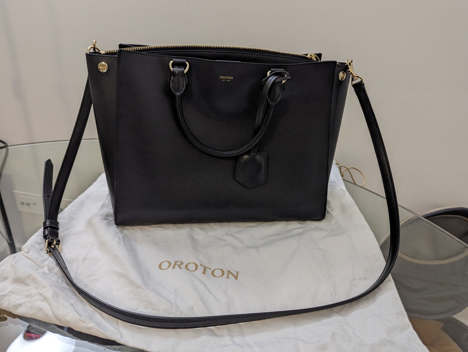 INEZ 13" ZIP AROUND WORKER TOTE Black AirRobe