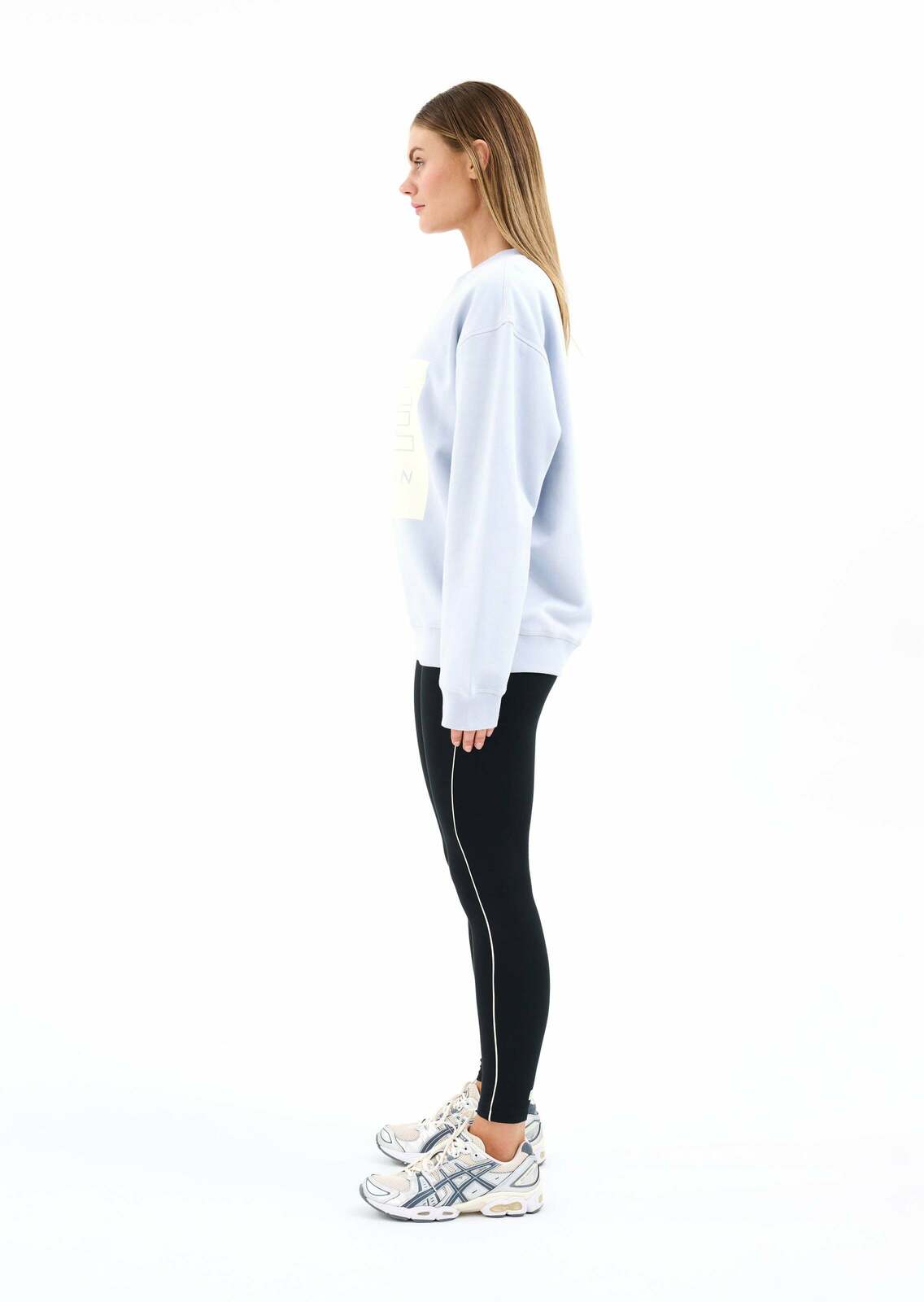 CUT SHOT SWEAT IN GREY DAWN