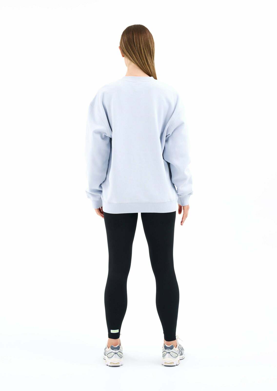 CUT SHOT SWEAT IN GREY DAWN