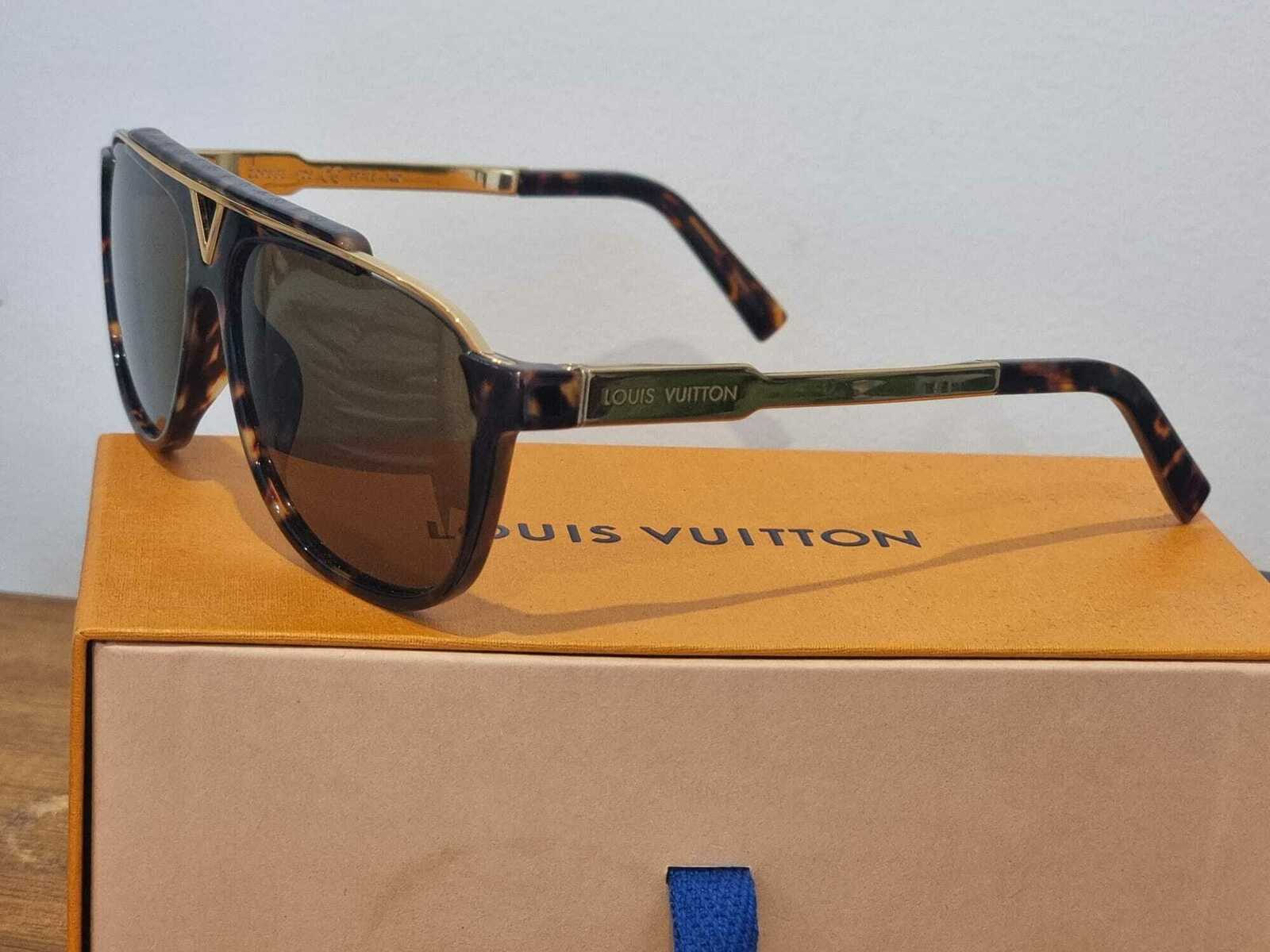 Louis Vuitton Acetate Mascot Sunglasses Z0938E Tortoise - AirRobe