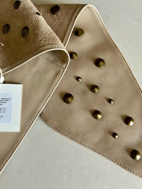 Midnight Getaway Belt in Cream