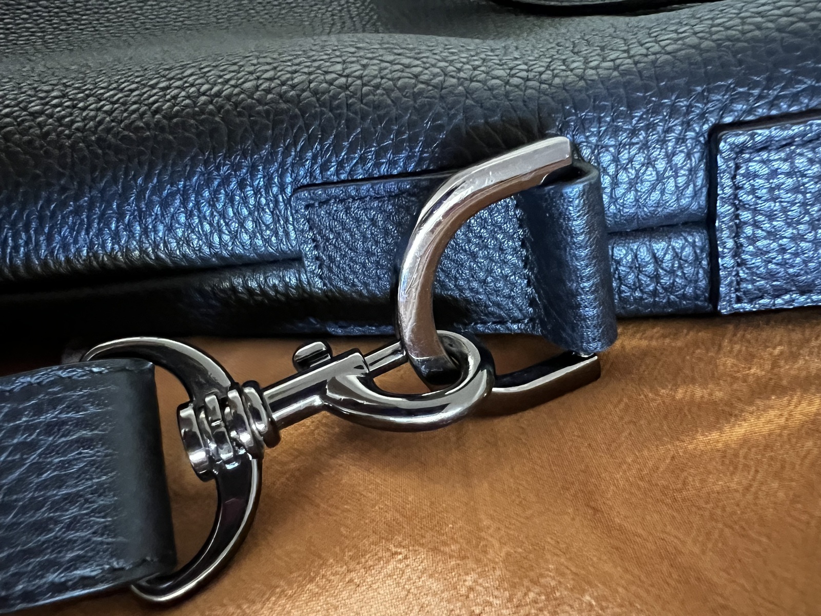 Status Anxiety Ready and willing black AirRobe