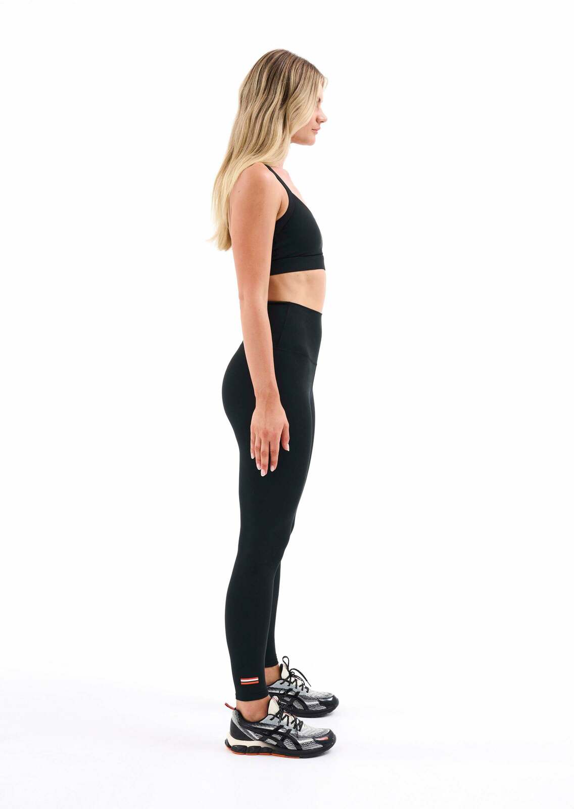 RECHARGE LEGGING IN BLACK