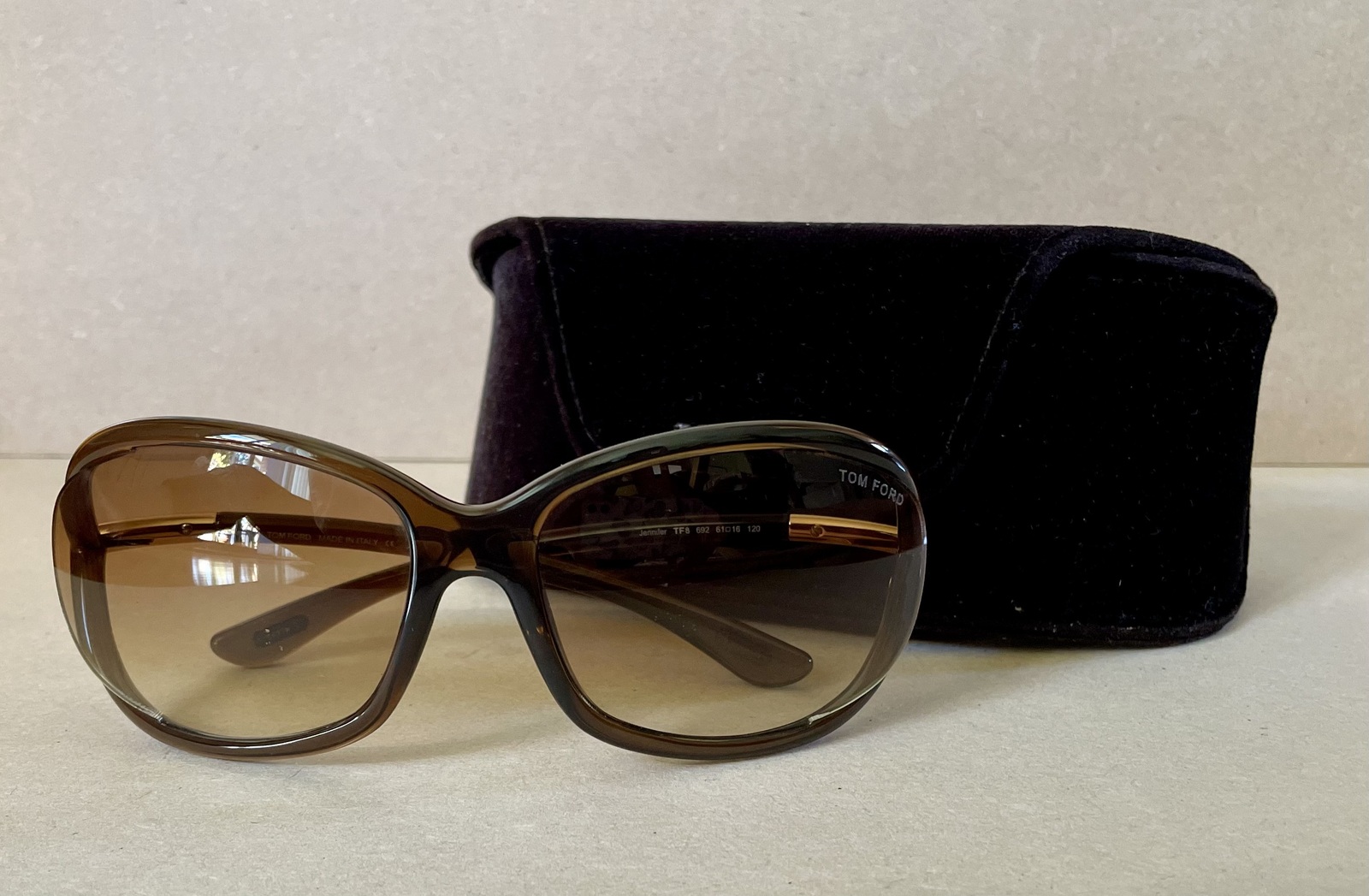 ‘Jennifer’ sunglasses