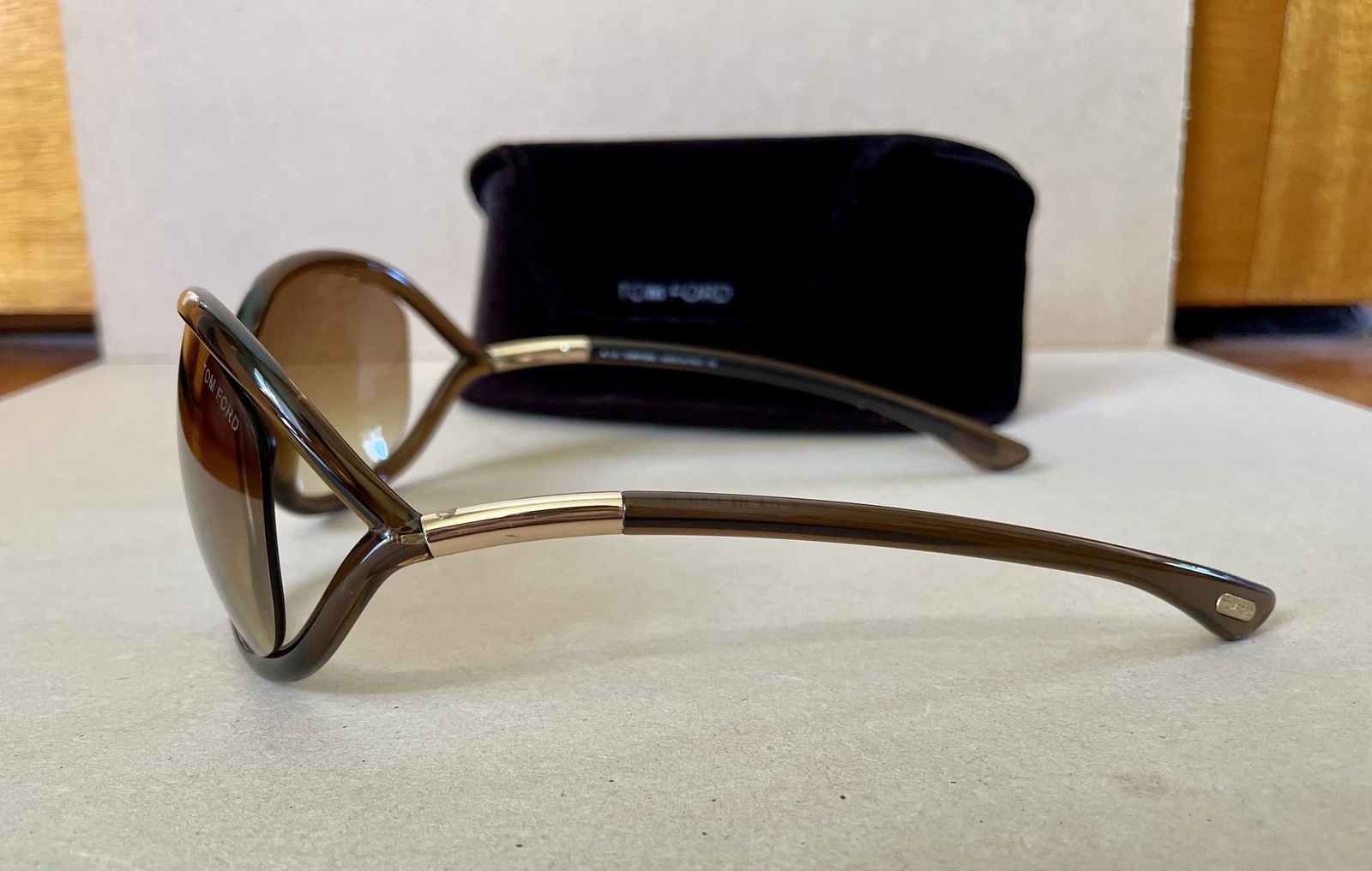 ‘Jennifer’ sunglasses