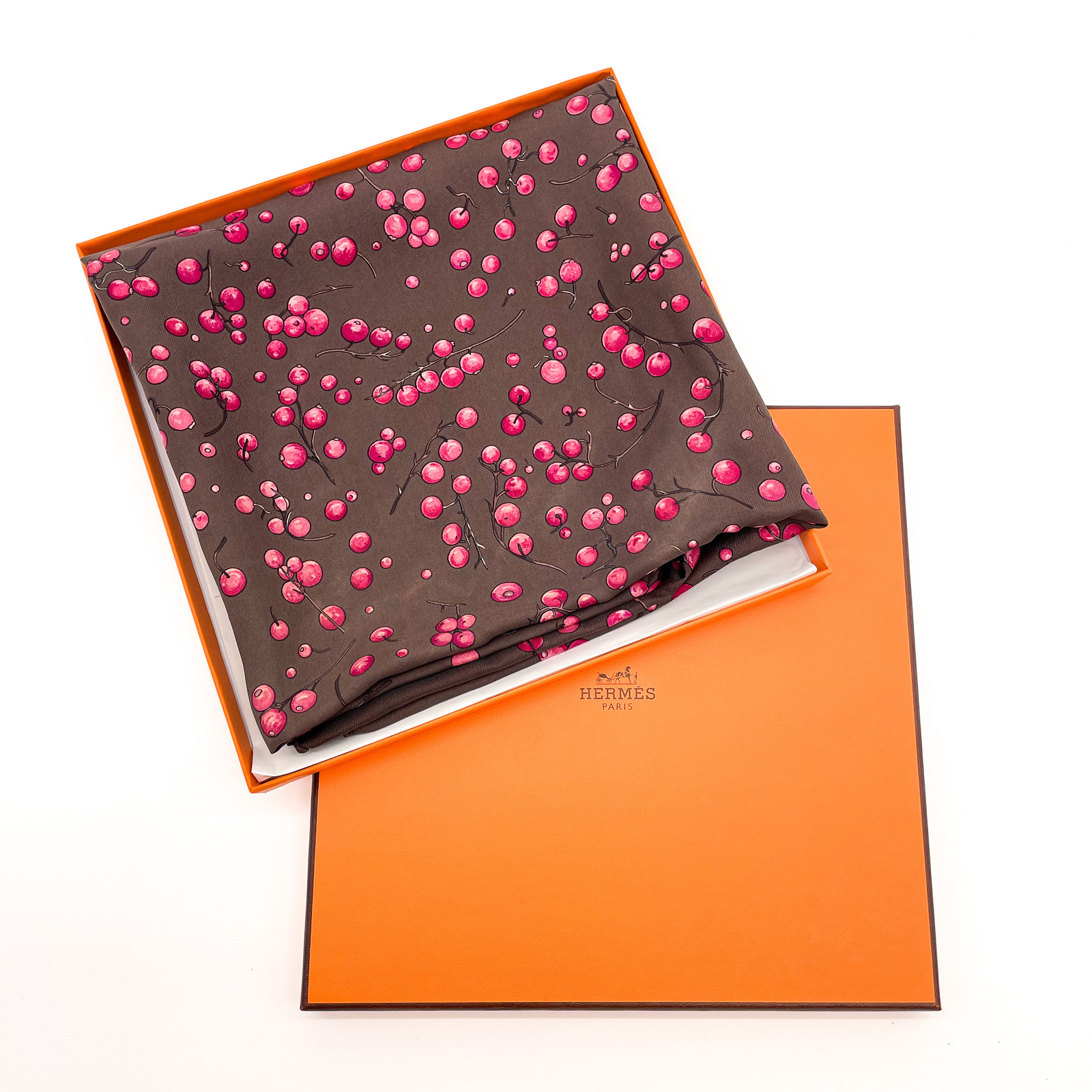 Hermès Red Berries シルクストール Hermes Red Berries Scarf - AirRobe