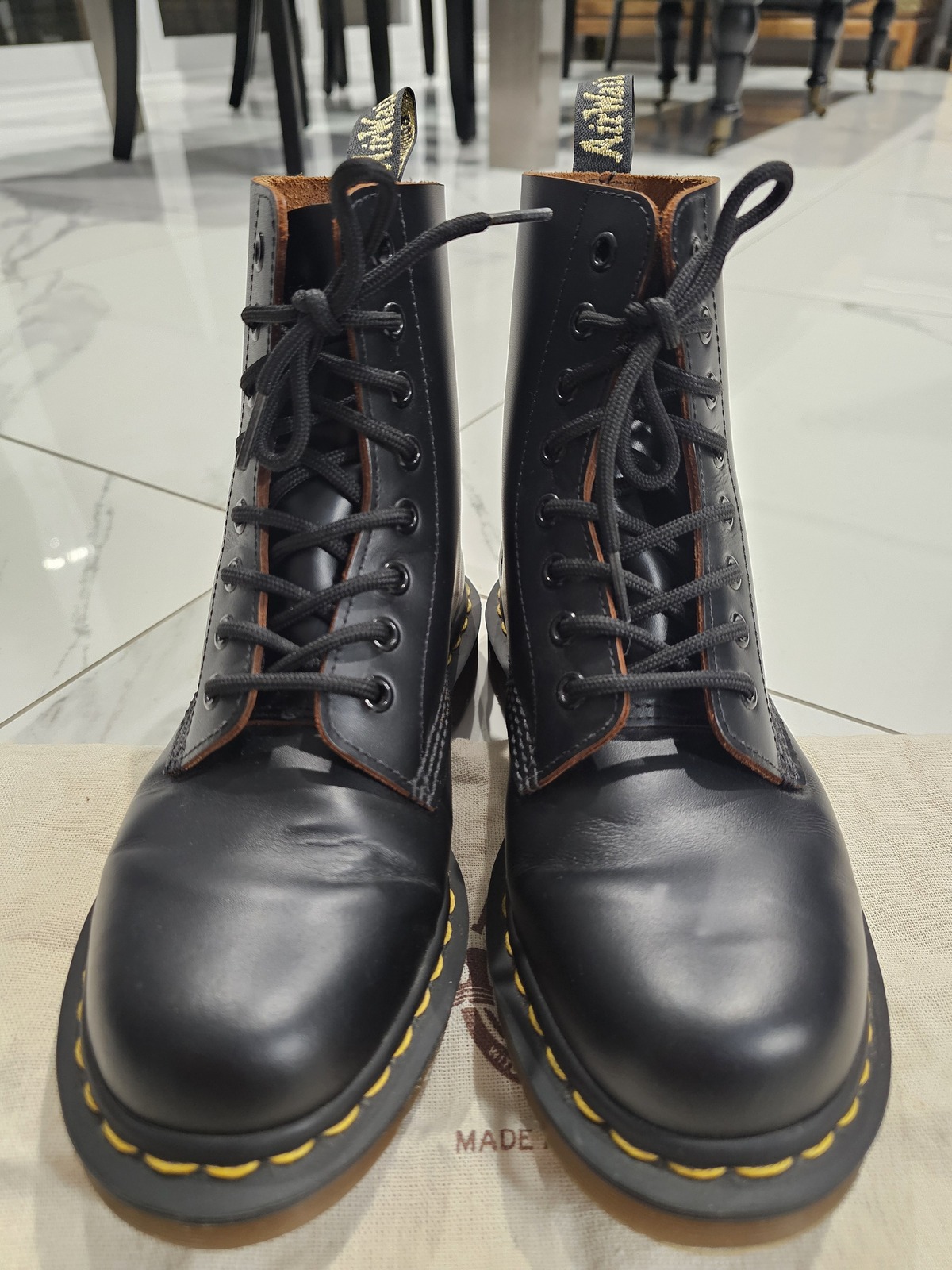 【美品】Dr. Martens VINTAGE 1460 8EYE BOOT 1460 Vintage Made in England Lace Up Boots in Black | Dr