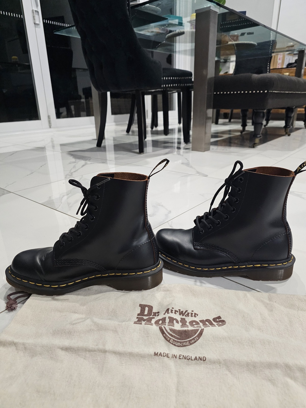 【美品】Dr. Martens VINTAGE 1460 8EYE BOOT Dr Martens Vintage 1460 8-Eye Boots - Unisex - AirRobe
