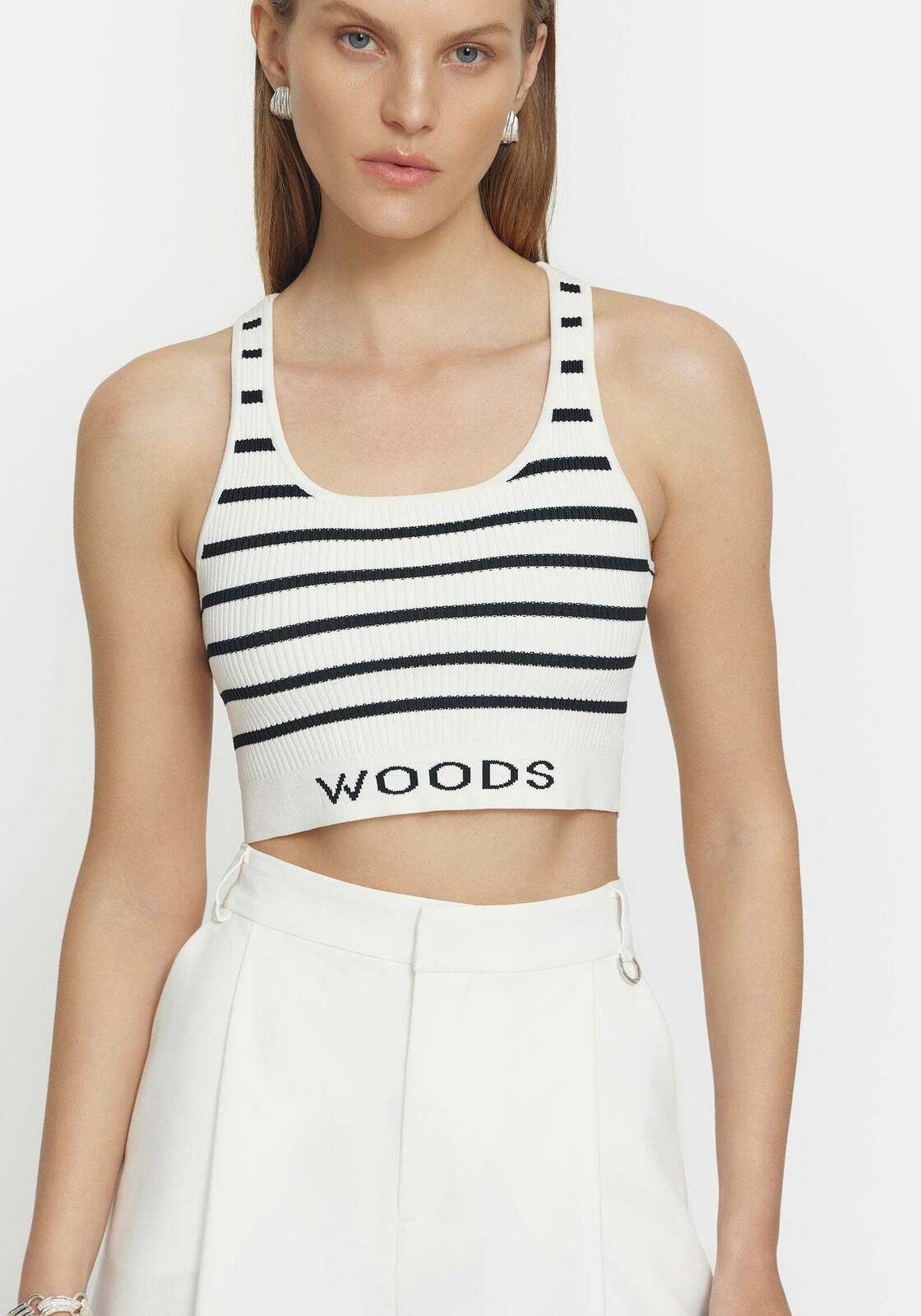 Lyra Crop