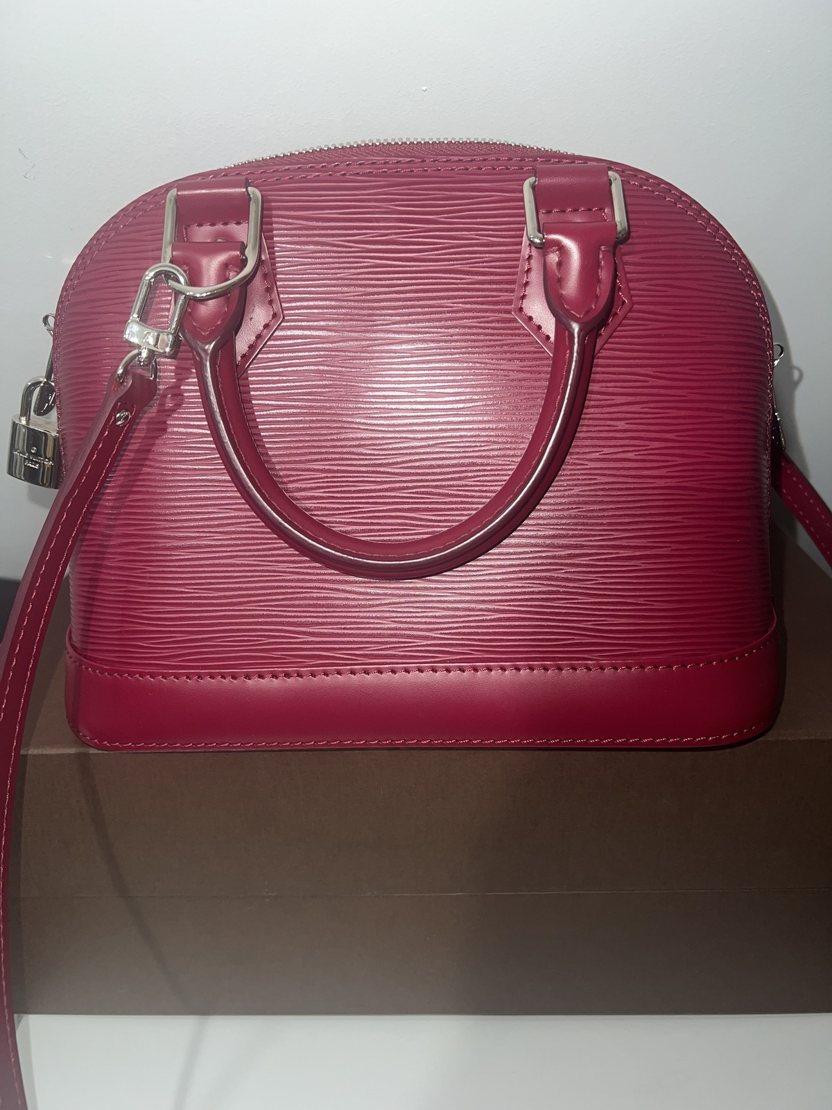 ALMA BB Fuscia pink - As New, no signs of wear