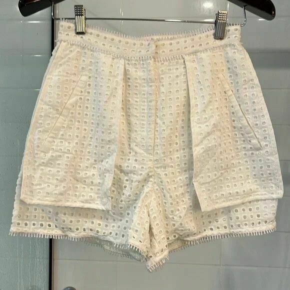 Parlez-Vous White Cotton High Waisted Shorts
