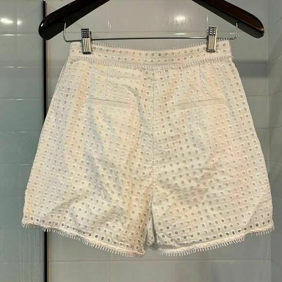 Parlez-Vous White Cotton High Waisted Shorts
