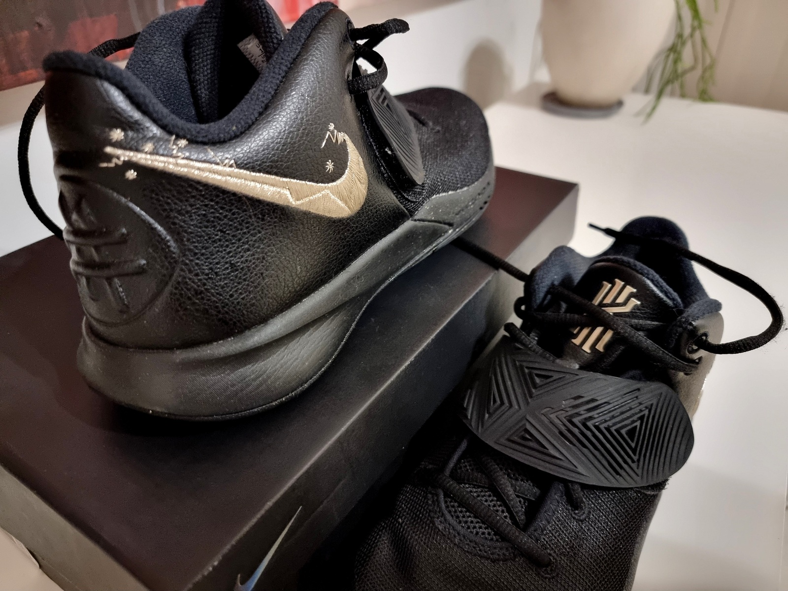 kyrie flytrap 3 metallic gold
