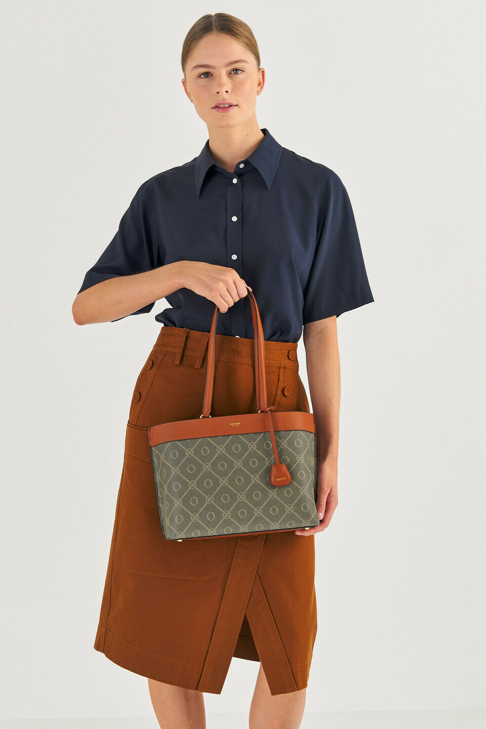 Harvey Signature Medium Tote Black/Cognac