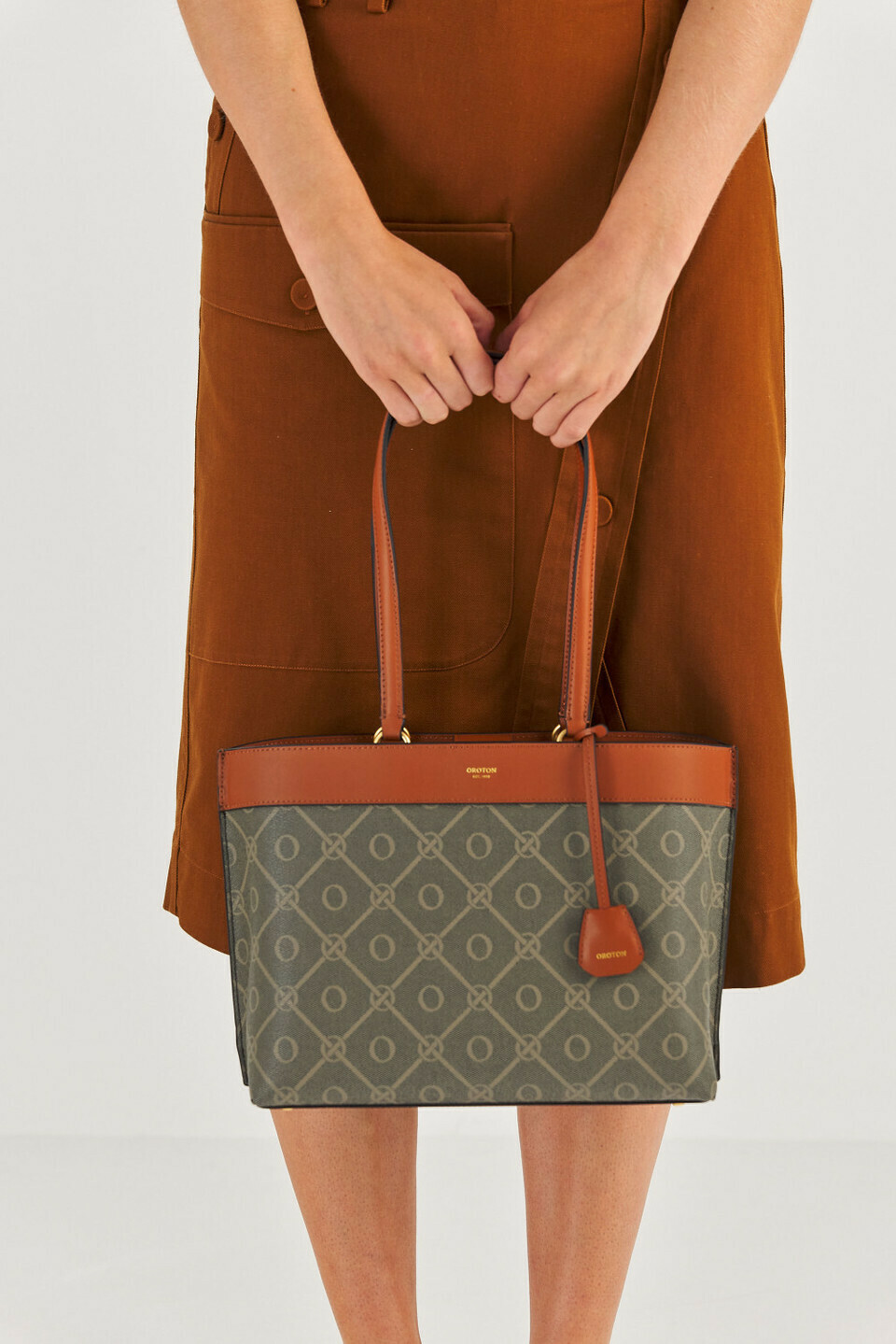 Harvey Signature Medium Tote Black/Cognac