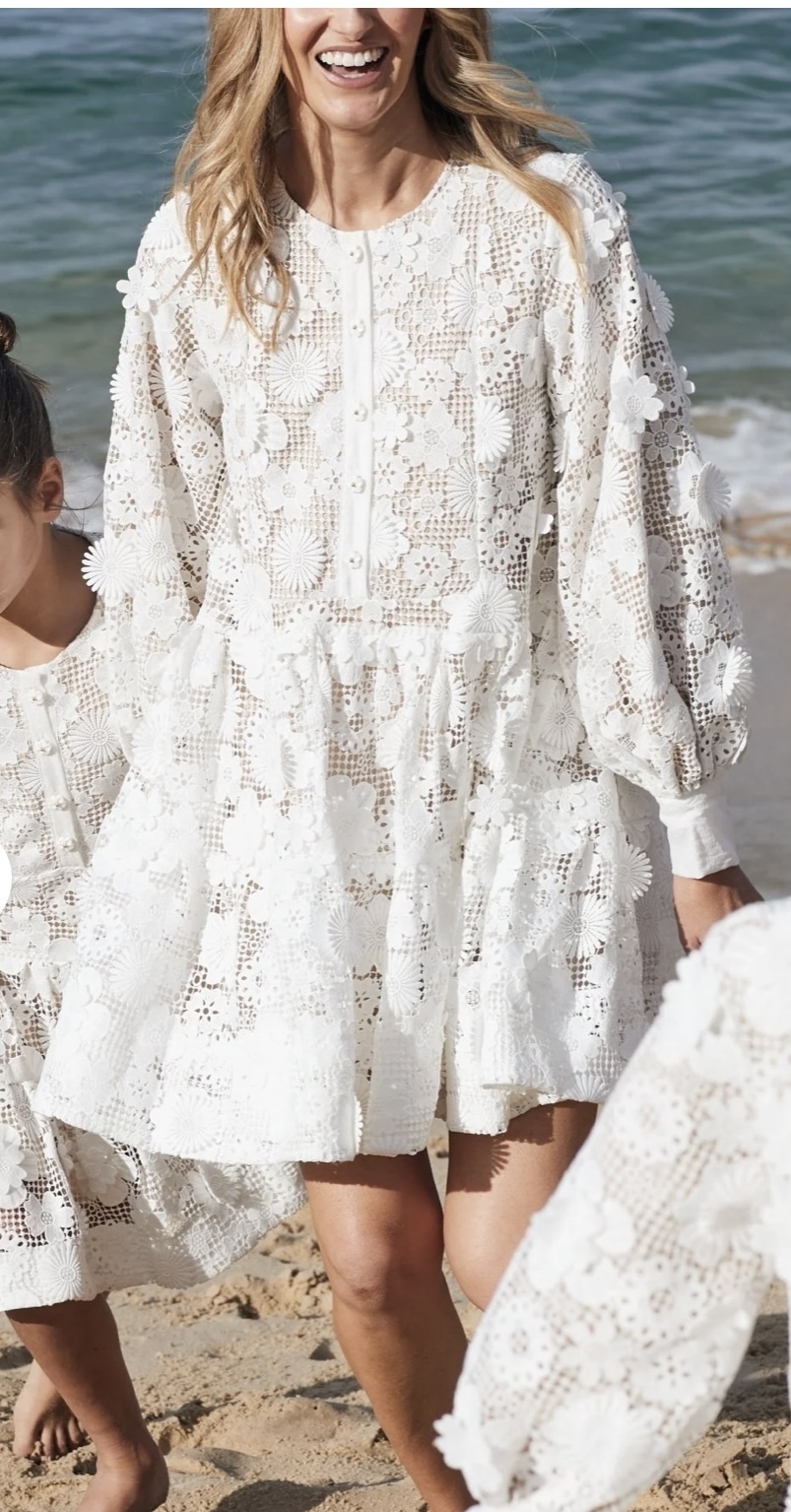 Chloe & Amelie Lace Dress - Size 6 brand new with tags - AirRobe