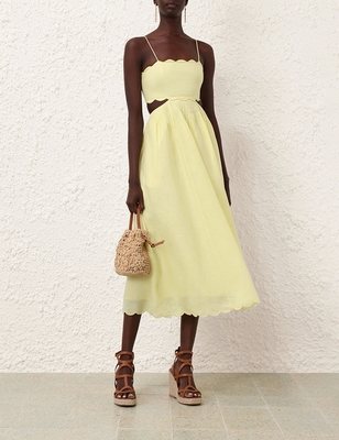 【Zimmermann】HALLIDAY SCALLOP MIDI DRESS スカロップ ミディ Zimmermann Halliday Scallop Midi Dress in Yellow | REVOLVE